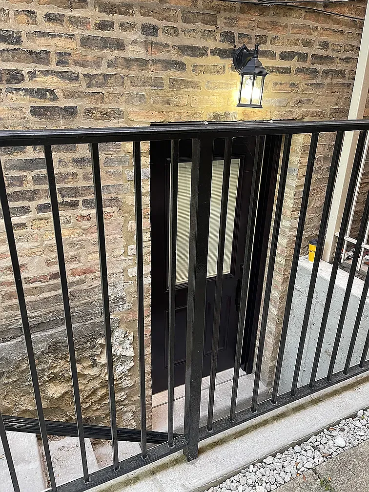 2 bed, 900 sqft, $2,400 — Photo 3