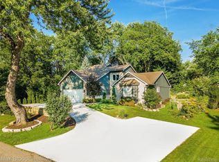3685 Sunset Blvd, Orchard Lake, MI