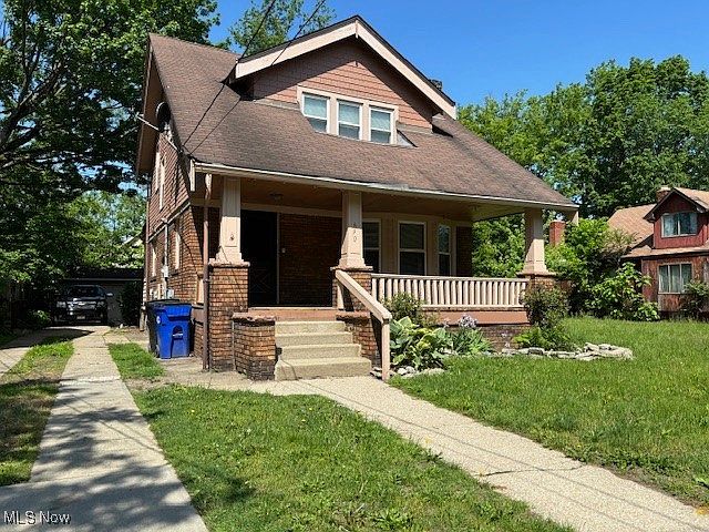 1st image of 890 E 143rd St