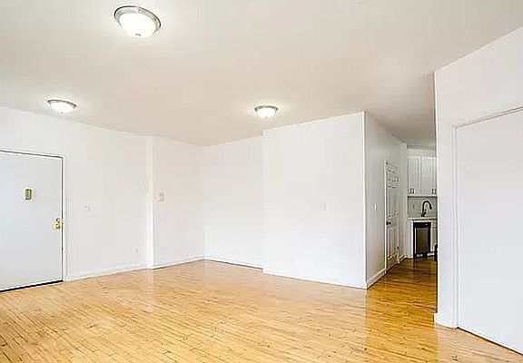 5th image of 673 Meeker Ave APT 1A