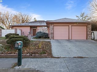 375 W Moore Ave, Hermiston, OR 97838