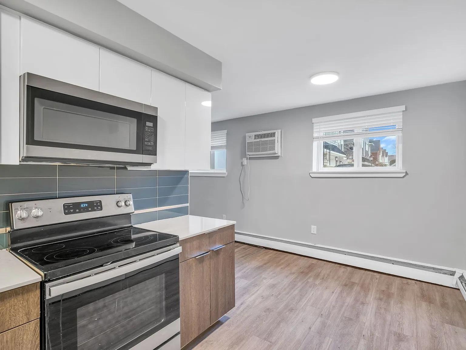 Tremont Court Apartments — Photo 2