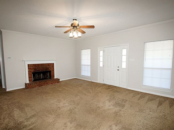 Huge family room w/FP