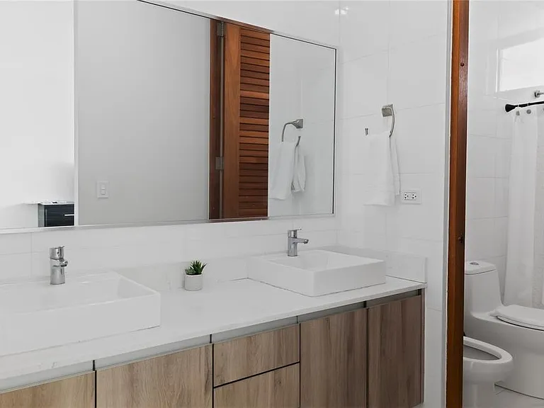 110 Central Park — Photo 14