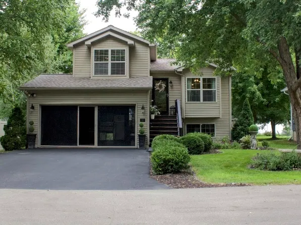 110 Swanson St, Ottawa, IL 61350