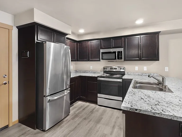 Tremezzo Apartments — Photo 34