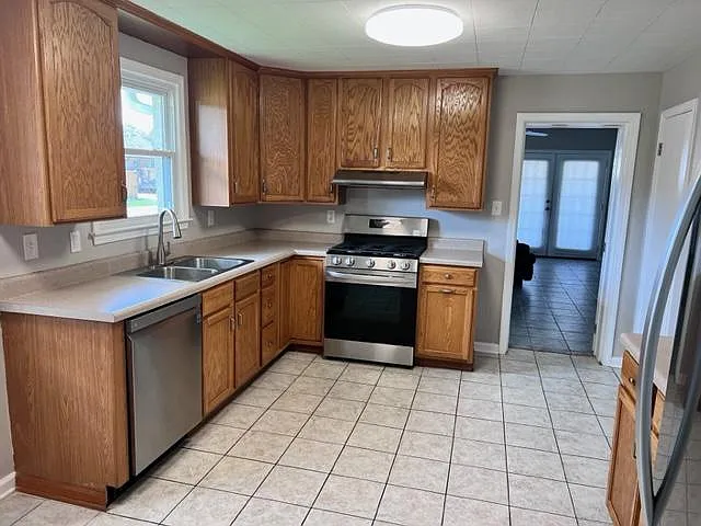 300 N Bengal Rd — Photo 3