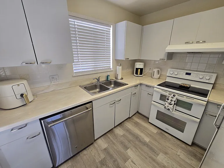 840 Audubon Dr — Photo 9