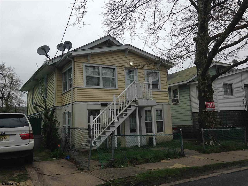 2nd image of 28 E Bayview Ave