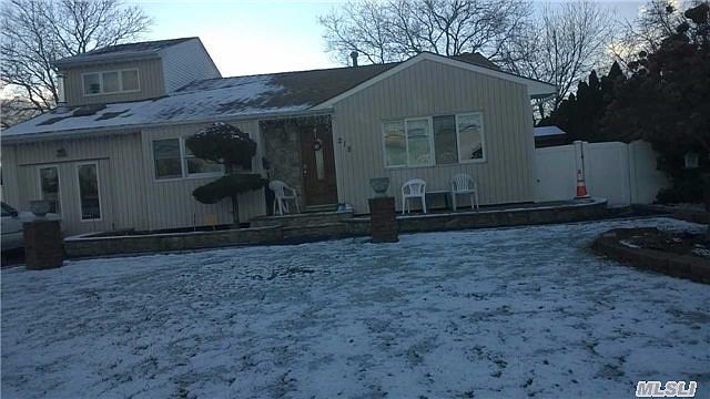 1st image of 218 W 15th St