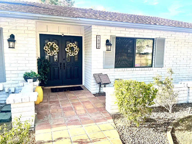 1502 W Aster Dr — Photo 3