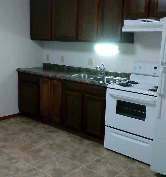 2nd image of 815 W Benjamin Ave APT 2