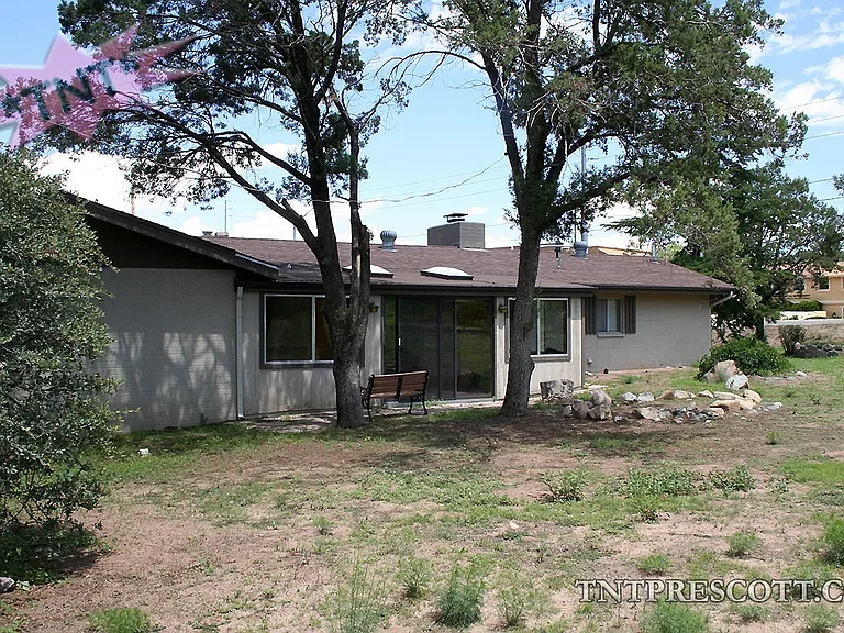 903 Green Ln — Photo 23