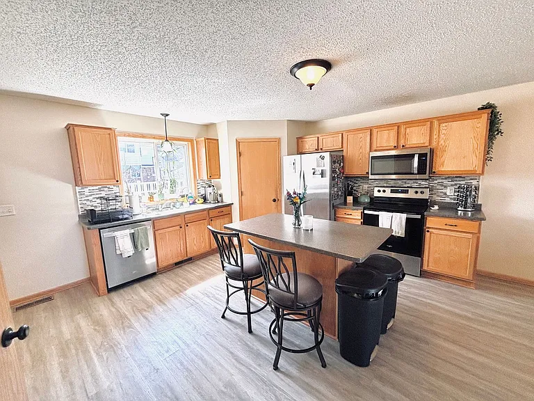 6 City View Ln — Photo 5