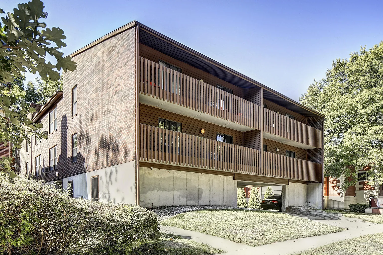 803 W Green St #11157271 photo 1