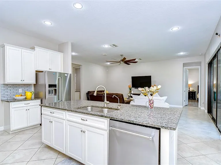 31470 Fairhill Dr — Photo 32
