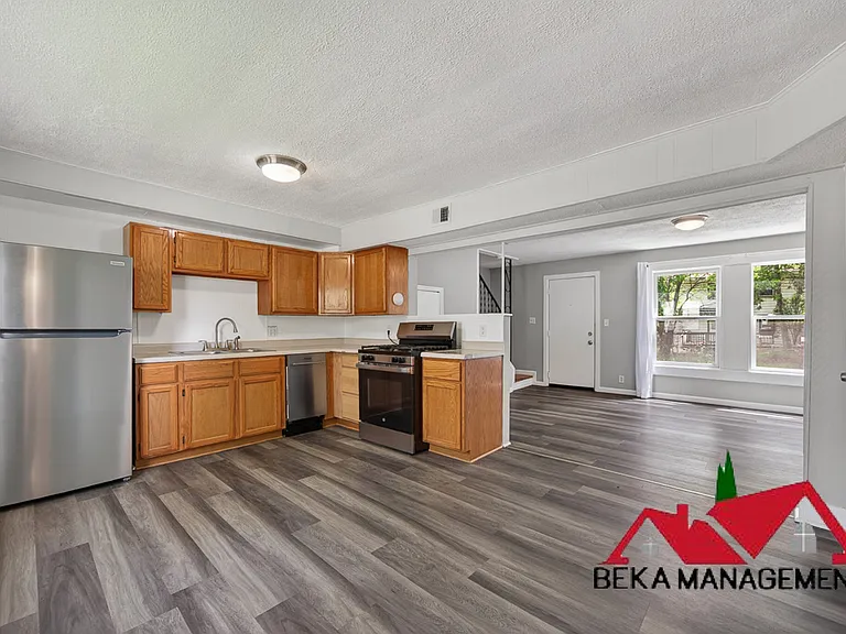 2264 Delton Ct — Photo 15