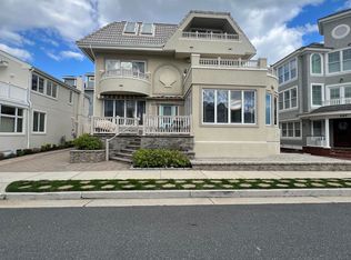 105 S Clermont Ave, Margate, NJ 08402