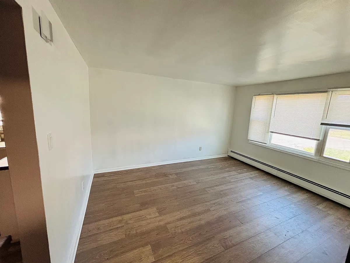 Building Photo - 43 Eagan Dr #2