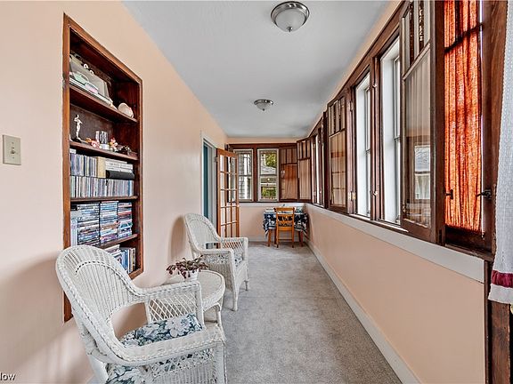 4th image of 407 15th St NW