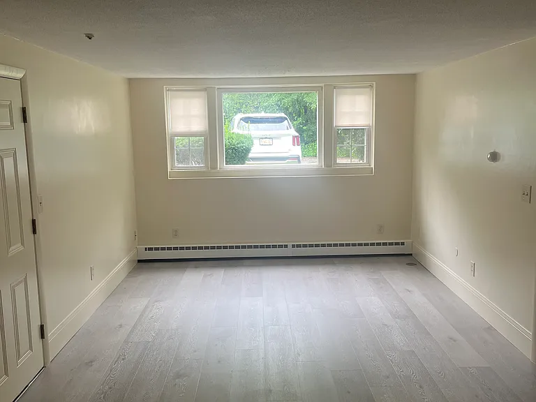 21 Sherwood Dr #1 — Photo 5