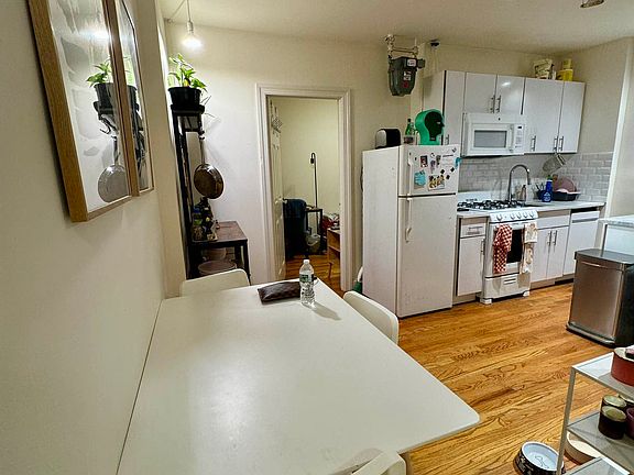 5th image of 55 Barrow St APT 1