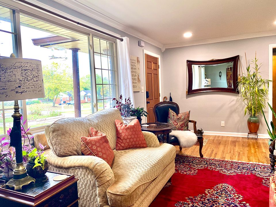 With lots of natural light and ample seating you'll be right at home in our spacious living room.