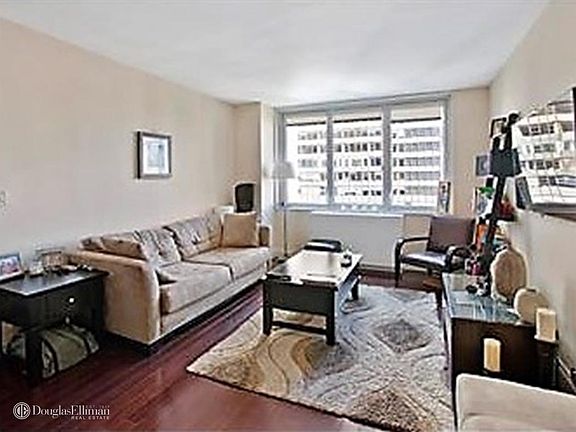 4th image of 211 E 46th St #27A