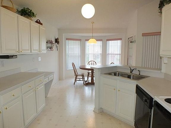 3rd image of 2012 Sterling Glen Ct