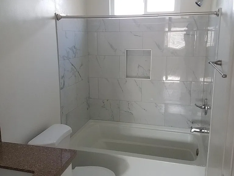 443 E 29th St #C — Photo 7