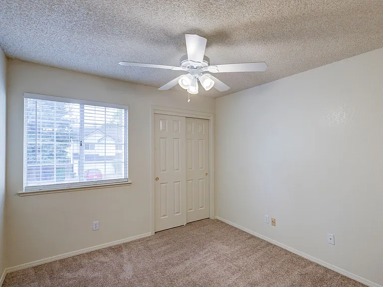 1761 E Jordan Ave — Photo 11