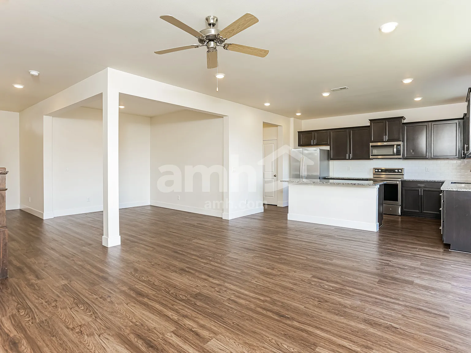 5 bed, 2.5 bath, 2124 sqft, $3,335 — Photo 4