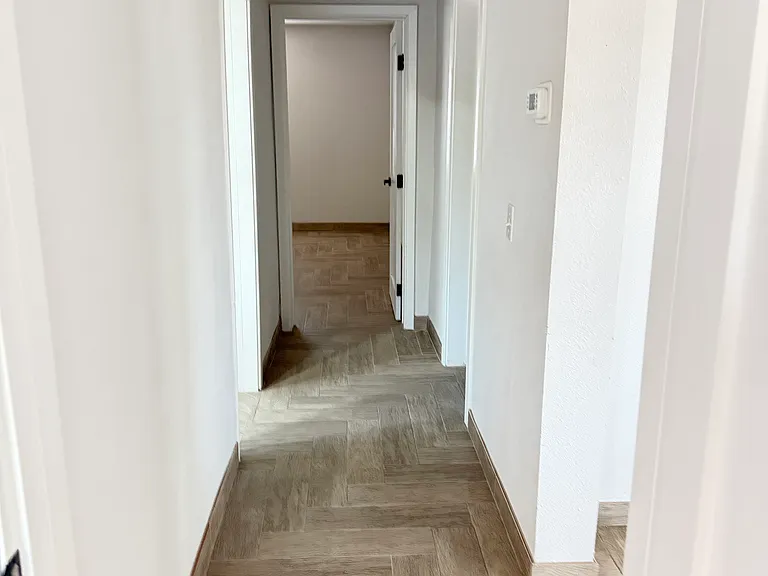 244 E Spring St — Photo 8