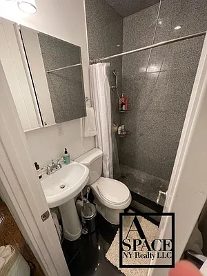 Rented by A Space Realty NY LLC | media 21