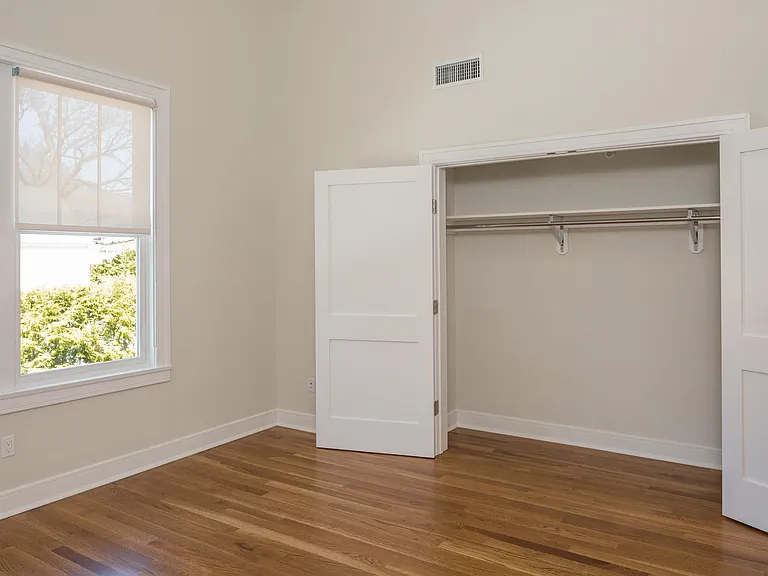 1191 E Putnam Ave #3 — Photo 4