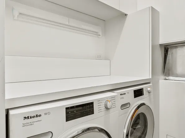 214 Riverside Drive image 13 of 16