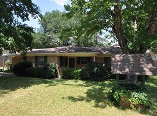 3133 Shady Trail Dr, Tyler, TX 75702