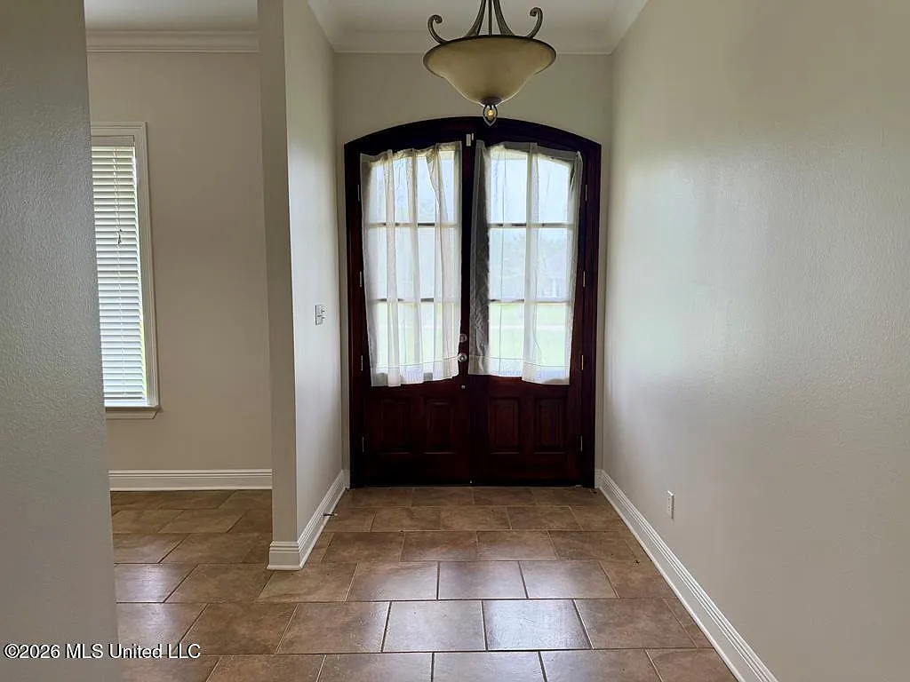 4 bed, 2.5 bath, 2757 sqft, $3,000 — Photo 2