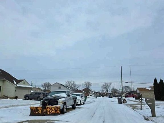 Exterior Neighborhood (street photo)