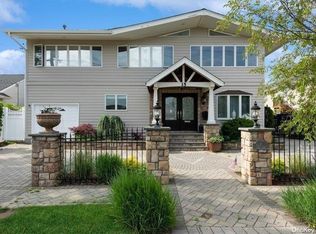 15 Canal Rd, Massapequa, NY 11758