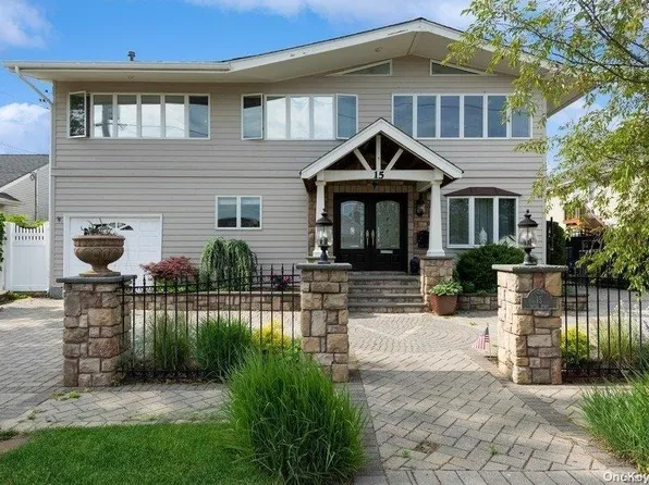 15 Canal Road, Massapequa, NY 11758