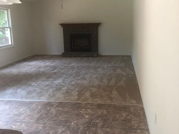 4th image of 1431 Manor Way