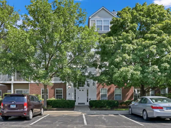3275 Stratford Ct Unit 1A, Lake Bluff, IL 60044