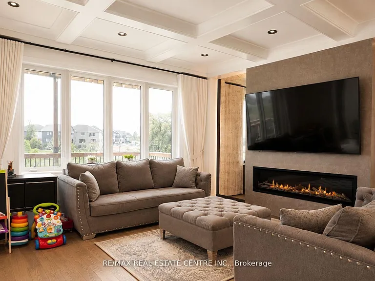 15 Cahill Dr — Photo 8