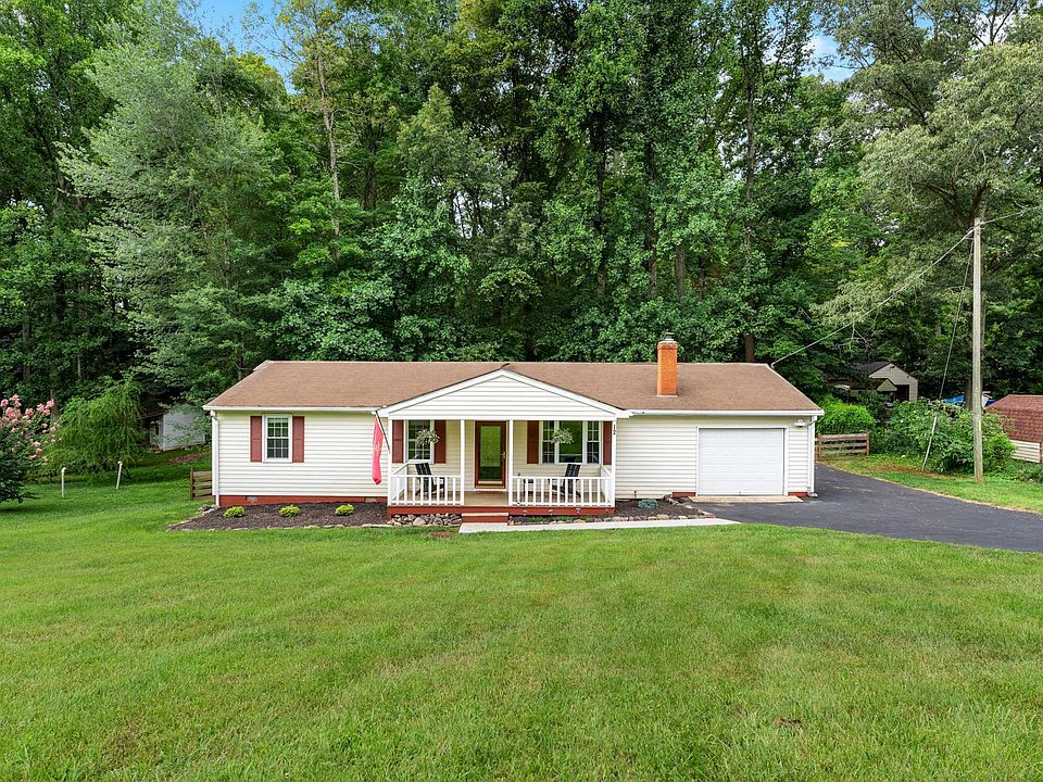 1st image of 12 Hidden Lake Dr