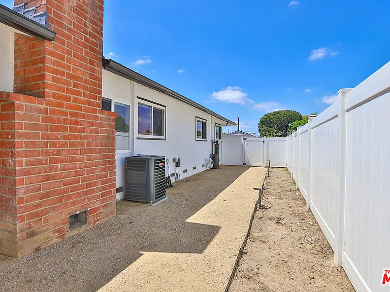 12831 Red Hill Ave — Photo 46