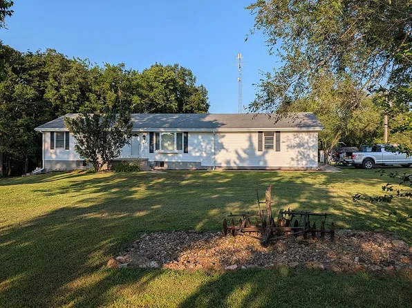 23550 Lacey Rd, Smithton, MO 65350