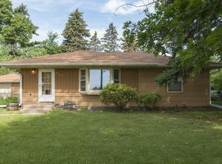 2115 Prosperity Rd N, Maplewood, MN 55109