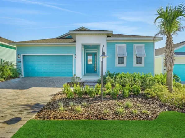 995 Fiesta Key Cir, Lady Lake, FL 32159