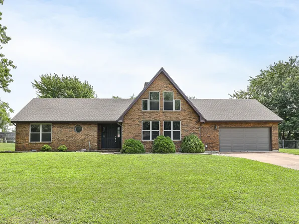 1922 S Colony Avenue, Bolivar, MO 65613